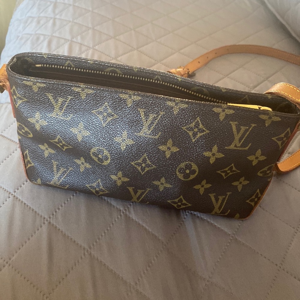 Louis Vuitton LV Pochette